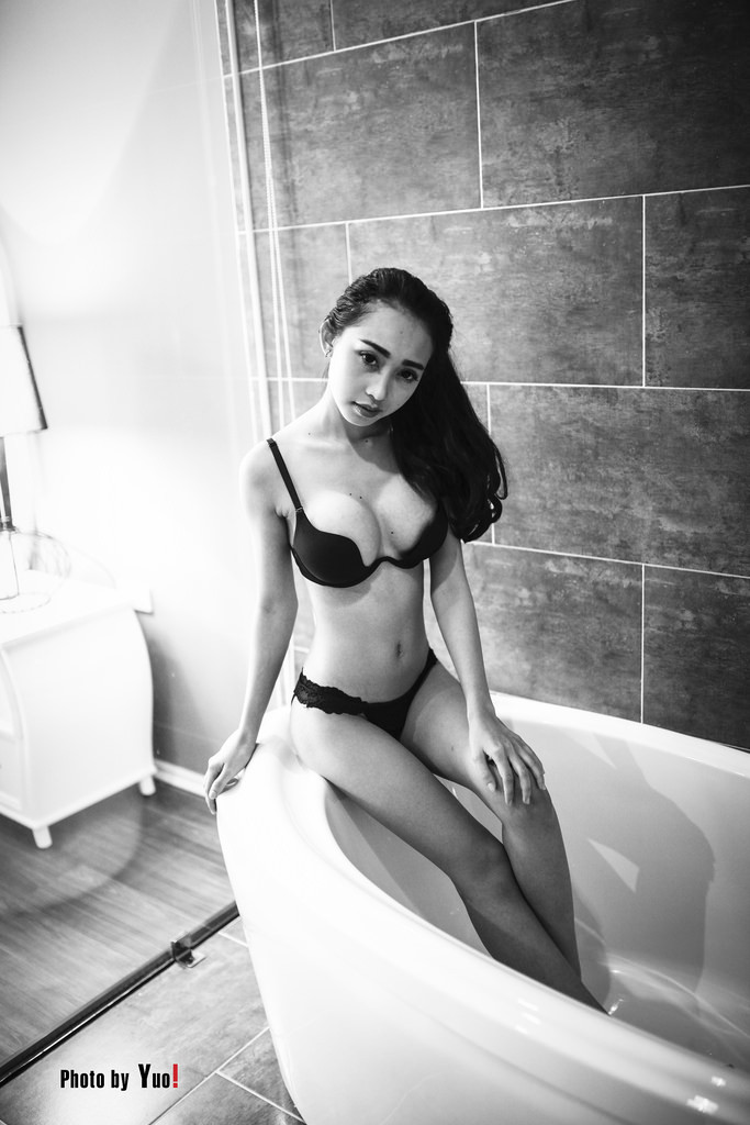 沦为性玩物的女大校花